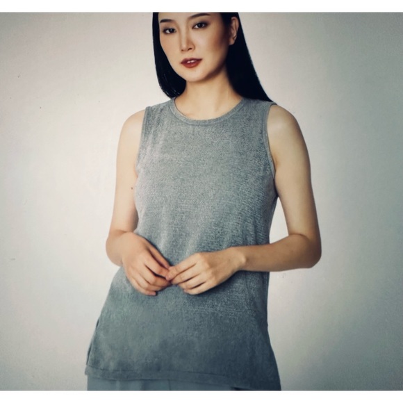 WYNNELAYERS Tank Bluey Grey Soft Poly Chenille Scoop Neck Layering NWT Sz L - Picture 1 of 9